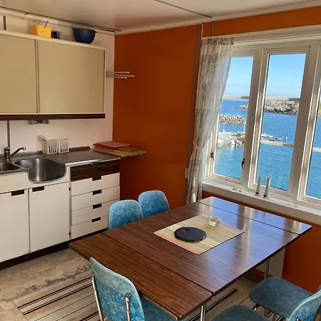 Stamsund Hostel ホステル *