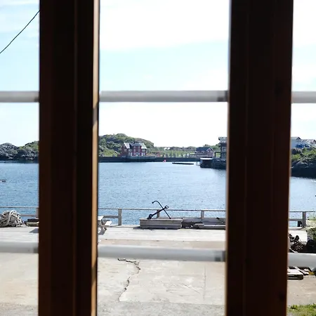 אכסניה Stamsund Hostel *