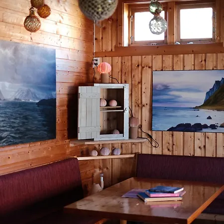 אכסניה Stamsund Hostel *