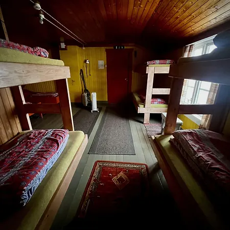 Stamsund Hostel אכסניה *