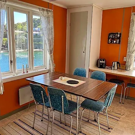 אכסניה Stamsund Hostel