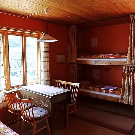 אכסניה Stamsund Hostel סטמסונד