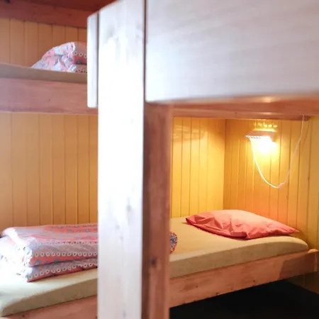 אכסניה Stamsund Hostel סטמסונד