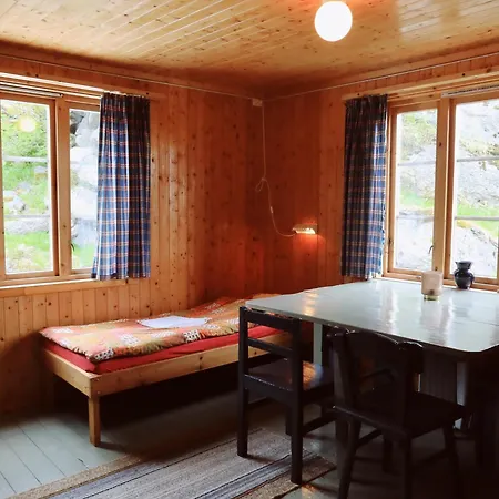 Stamsund Hostel *