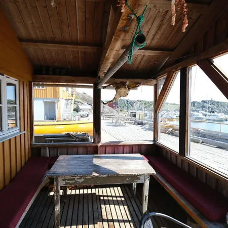 Stamsund Hostel ホステル *